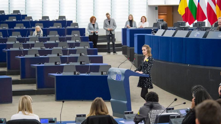 <p>Lydia McDermott giving her&nbsp;opening speech &copy; 2018 European Parliament</p>