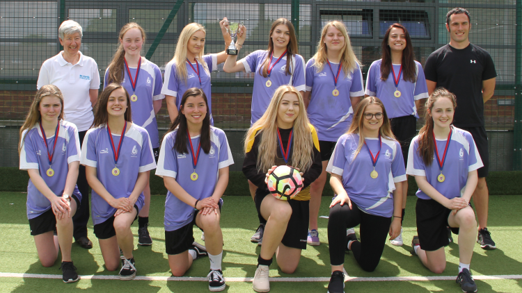 <p><span style="font-weight: 400;">Back Row (left to right) : Vanessa Raynbird (Tournament Sponsors - Kits and Pieces), Louise du Sautoy, Izzy Woods, Eloisa Bedford, Natasha Master, Georgia Hill, Rob Savory (Coach)</span></p>
<p><span style="font-weight: 400;">Front Row (left to right) : Lauren Margerison, Cathryn Bosley, Lauren Taylor, Ayse Flack, Evie Kenna, Emma Verrinder</span></p>